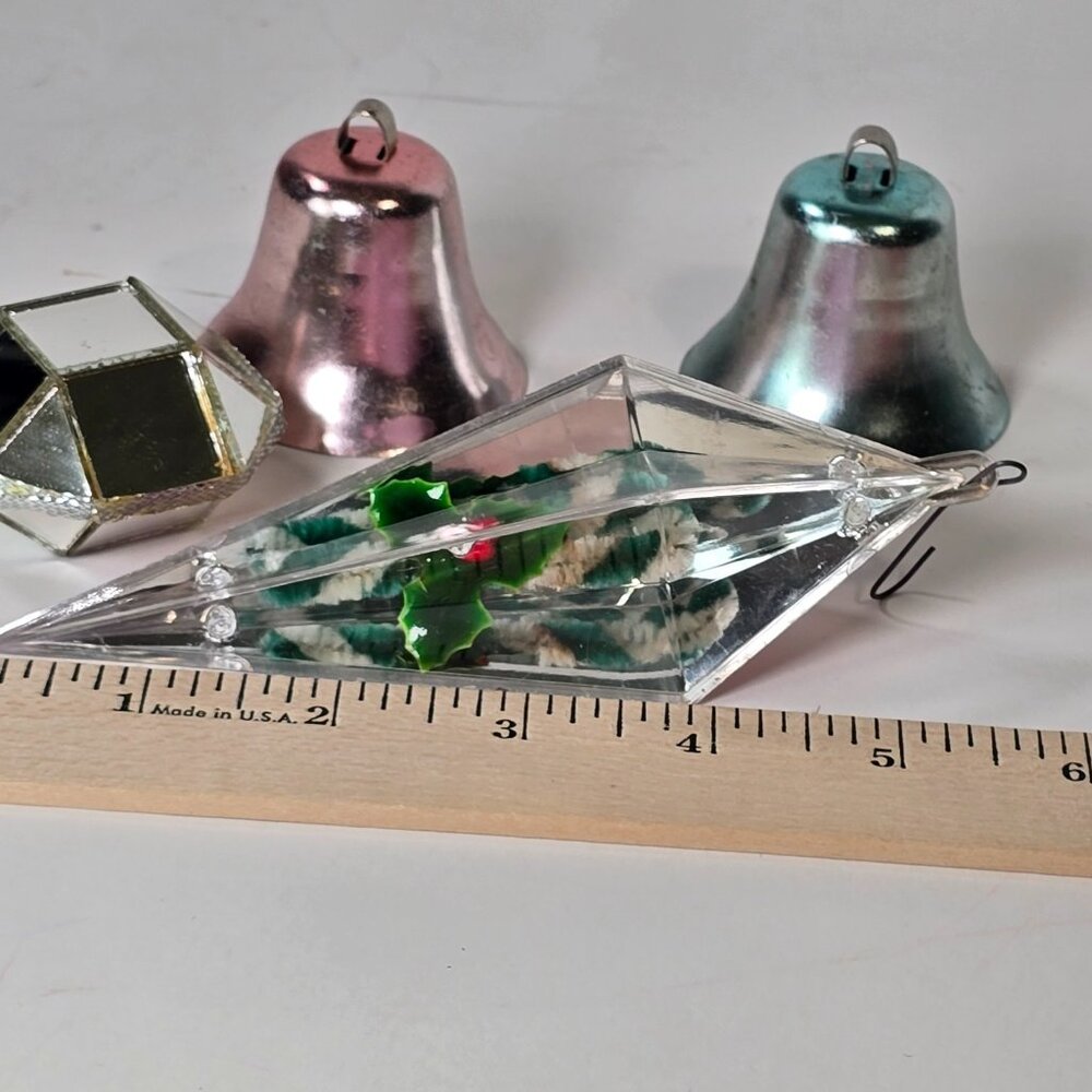 VTG Christmas Ornaments Lot Aluminum Bells Plastic Icicles Mirrored Ball 50s 60s - Picture 15 of 15